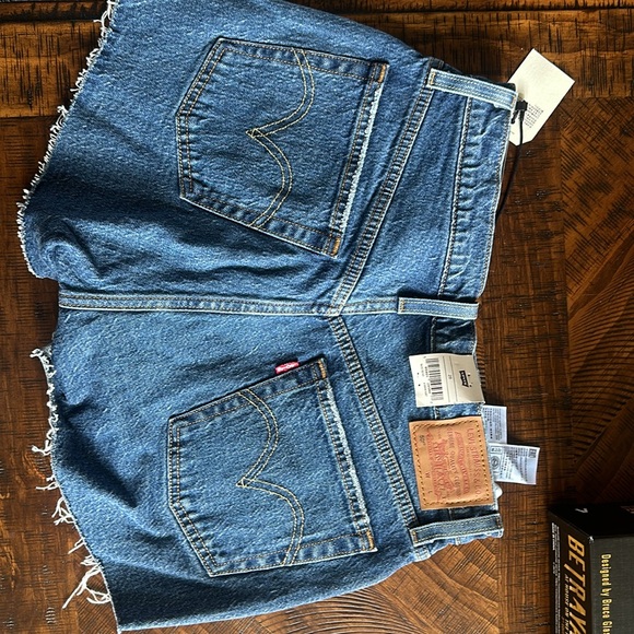 Levi's Ribcage High Waisted Jean Cut Off Shorts Charleston Erosion - Picture 4 of 5